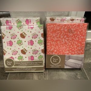 BUNDLE Crib fitted sheet 100% cotton 
& 3 Deluxe Flannel Changing Pad Cover